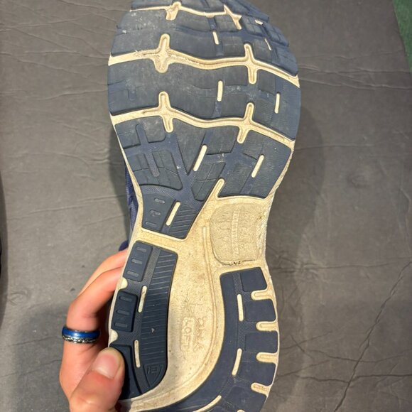 Mizuno Women’s Athletic Running Shoes — Blue, Size 9.5 — Damaged Heel - Picture 4 of 9